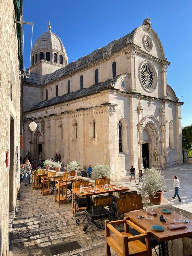Palace M Šibenik Exteriör bild